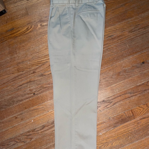 Dockers individual fit khaki pants. Waist 33 length 30 - Picture 4 of 6